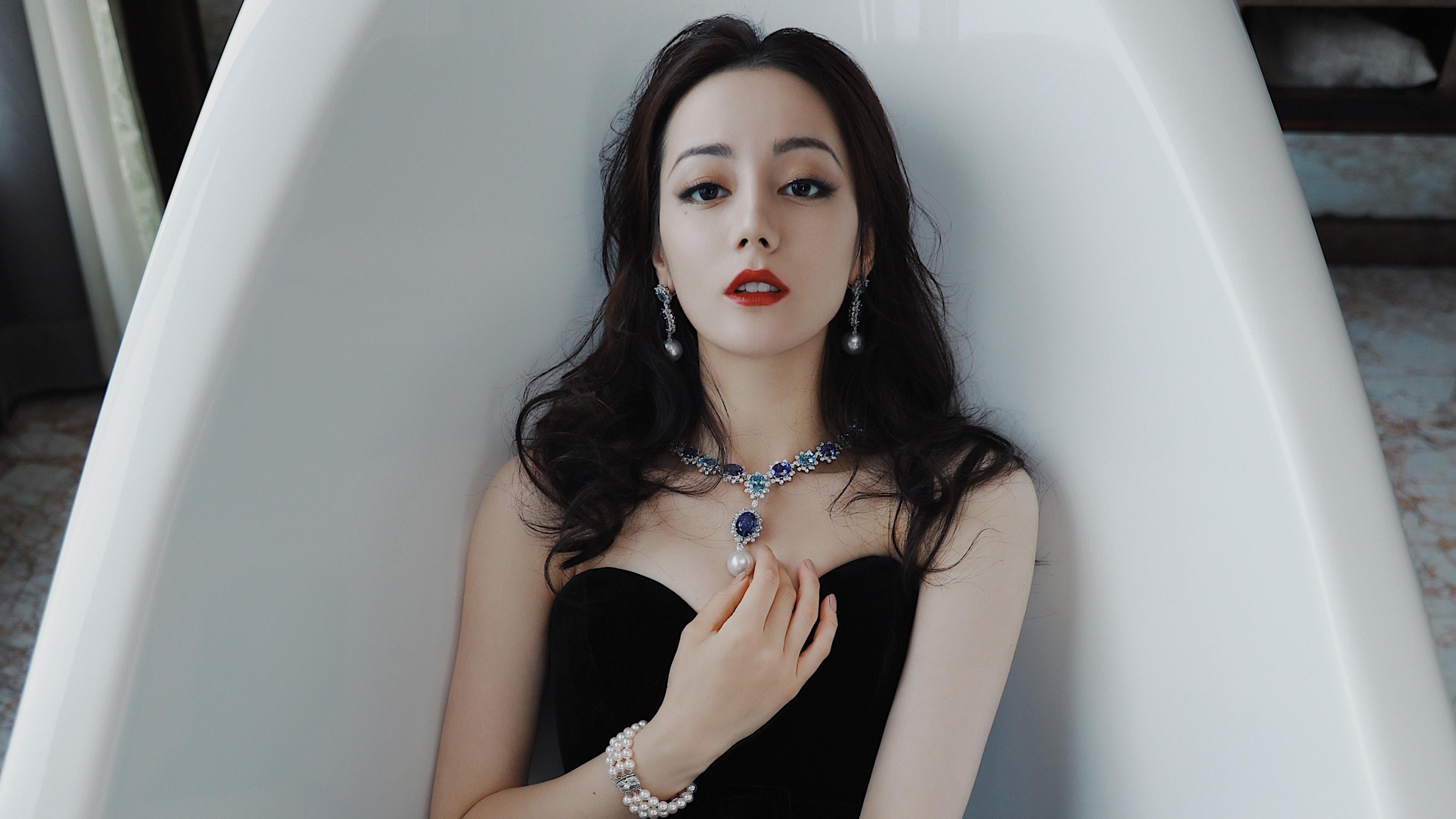 开云官方-法国队在国际友谊赛中击败强敌，彰显世界强队地位，法国队小组赛